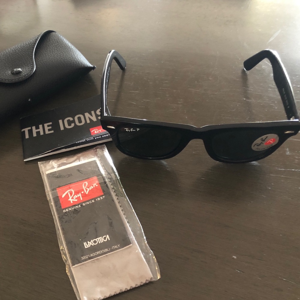 Brand New Original Ray Ban 2140